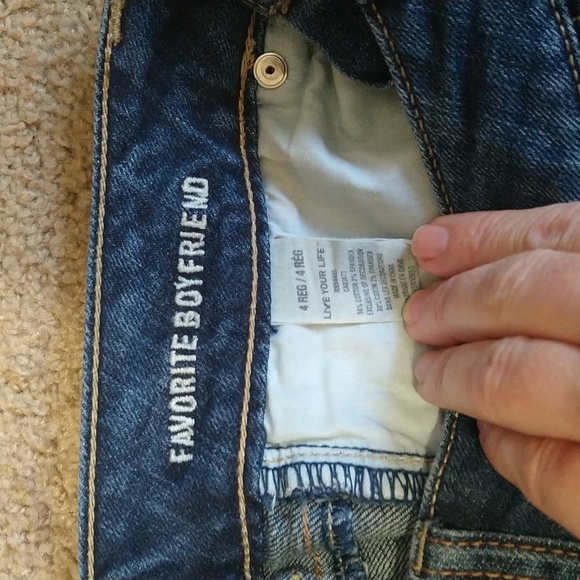 AE Favorite Boyfriend jeans❤️ - Picture 3 of 3